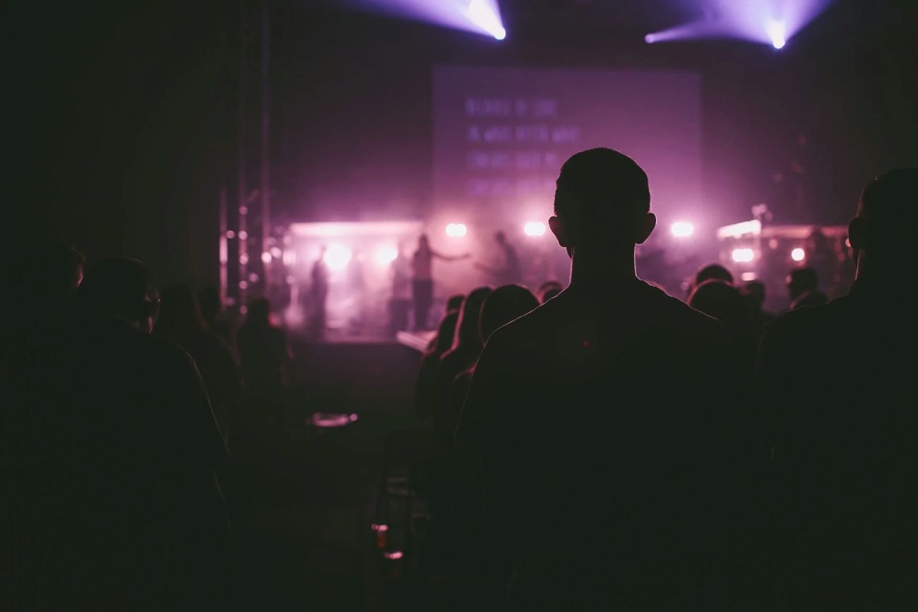 How to Choose Event Lighting: A Practical Buying Guide for Weddings, Parties & More - Flyachilles