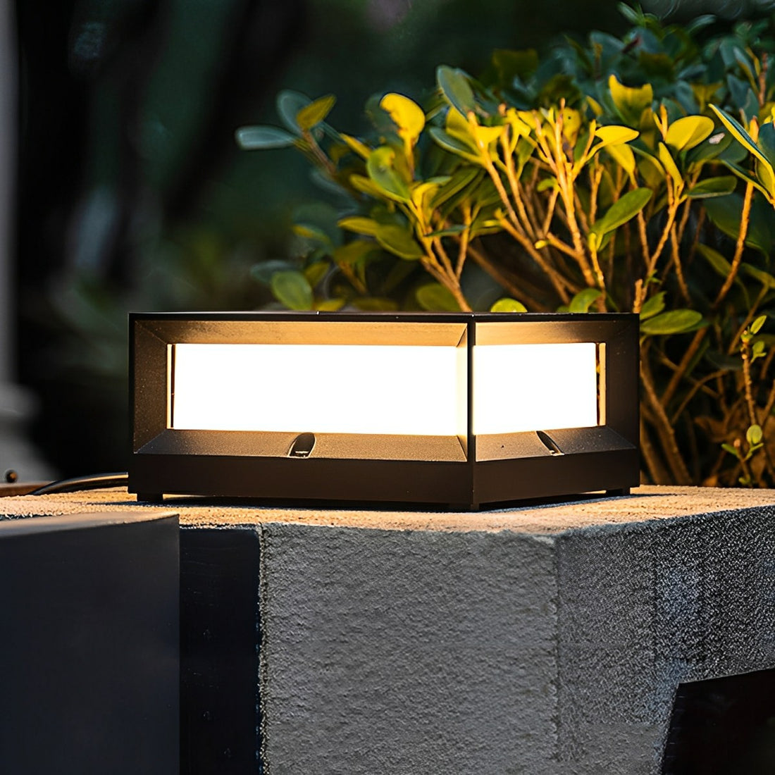 Square Waterproof Black Modern Solar Waterproof  Post Cap Lamp Light
