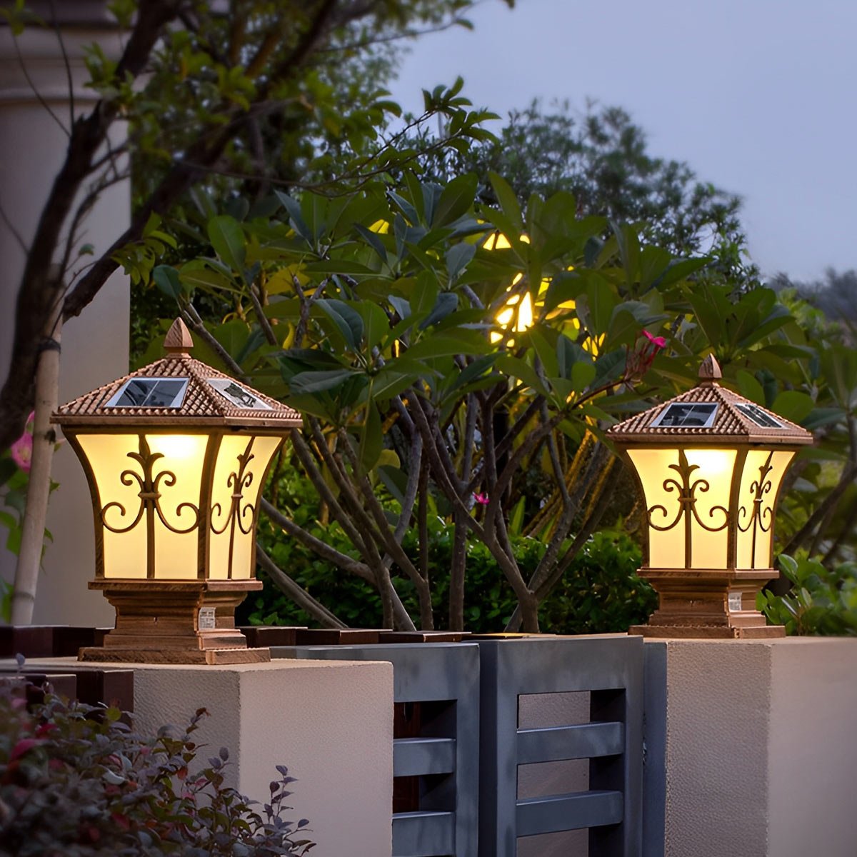 Vintage Pattern Waterproof Automatic Solar Powered Fence Post Lights - Flyachilles