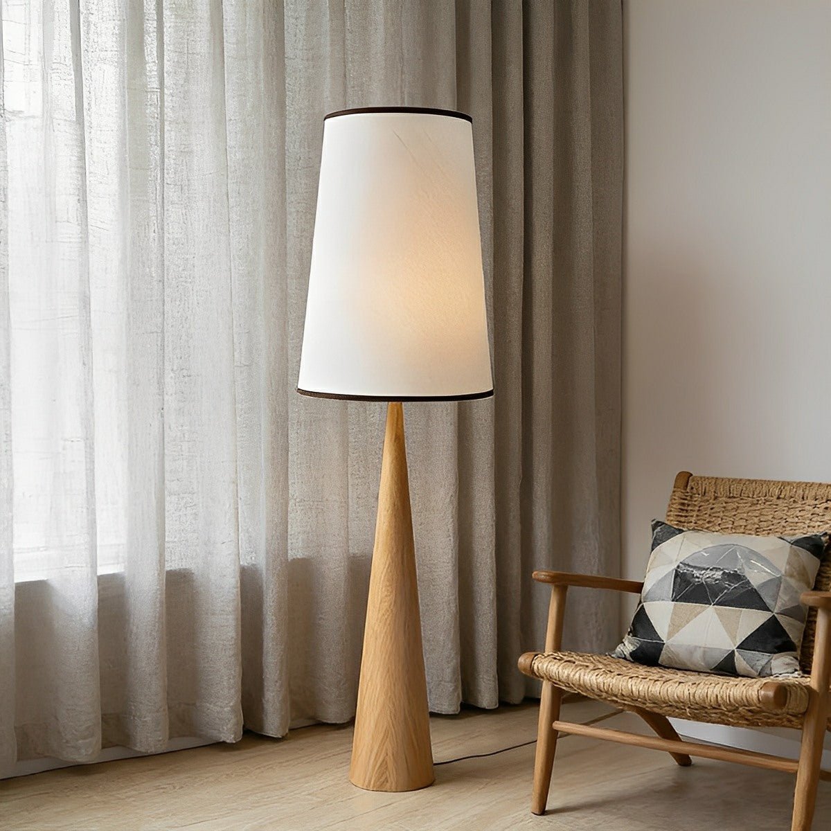 Vintage Wood Tapered LED Floor Lamp - Flyachilles
