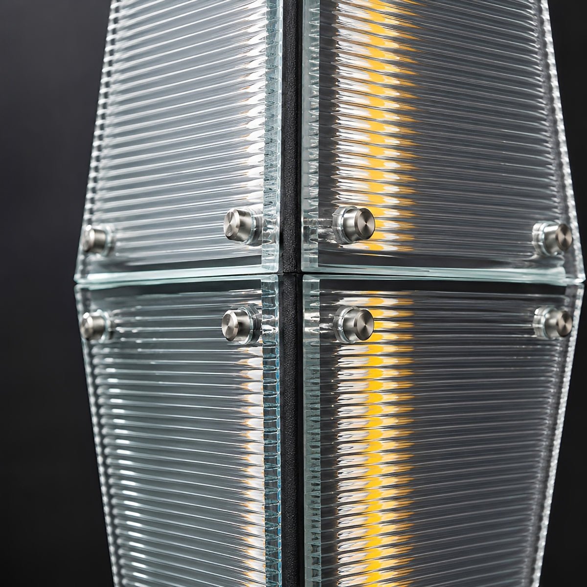 Waterproof Luxury Diamond Ribbed Glass Outdoor Wall Light - Flyachilles